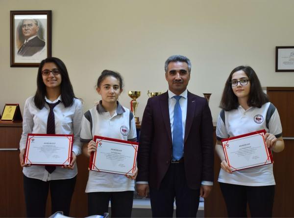 TÜBİTAK Proje Yarışmalarında Öğrencilerimiz Türkiye Üçüncüsü